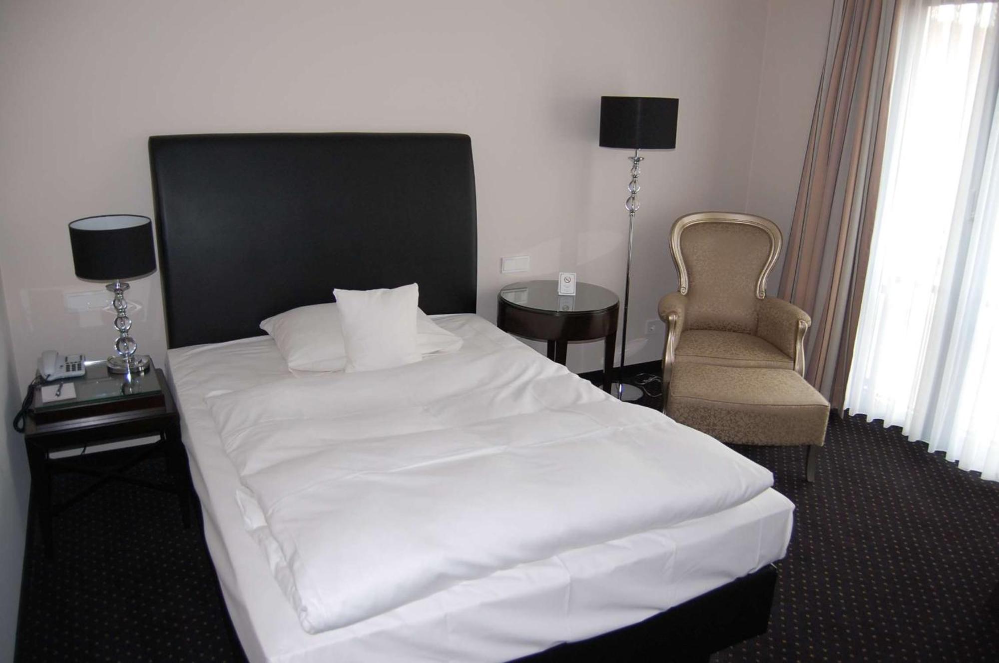 פיין Hotel & Restaurant Schoenau מראה חיצוני תמונה