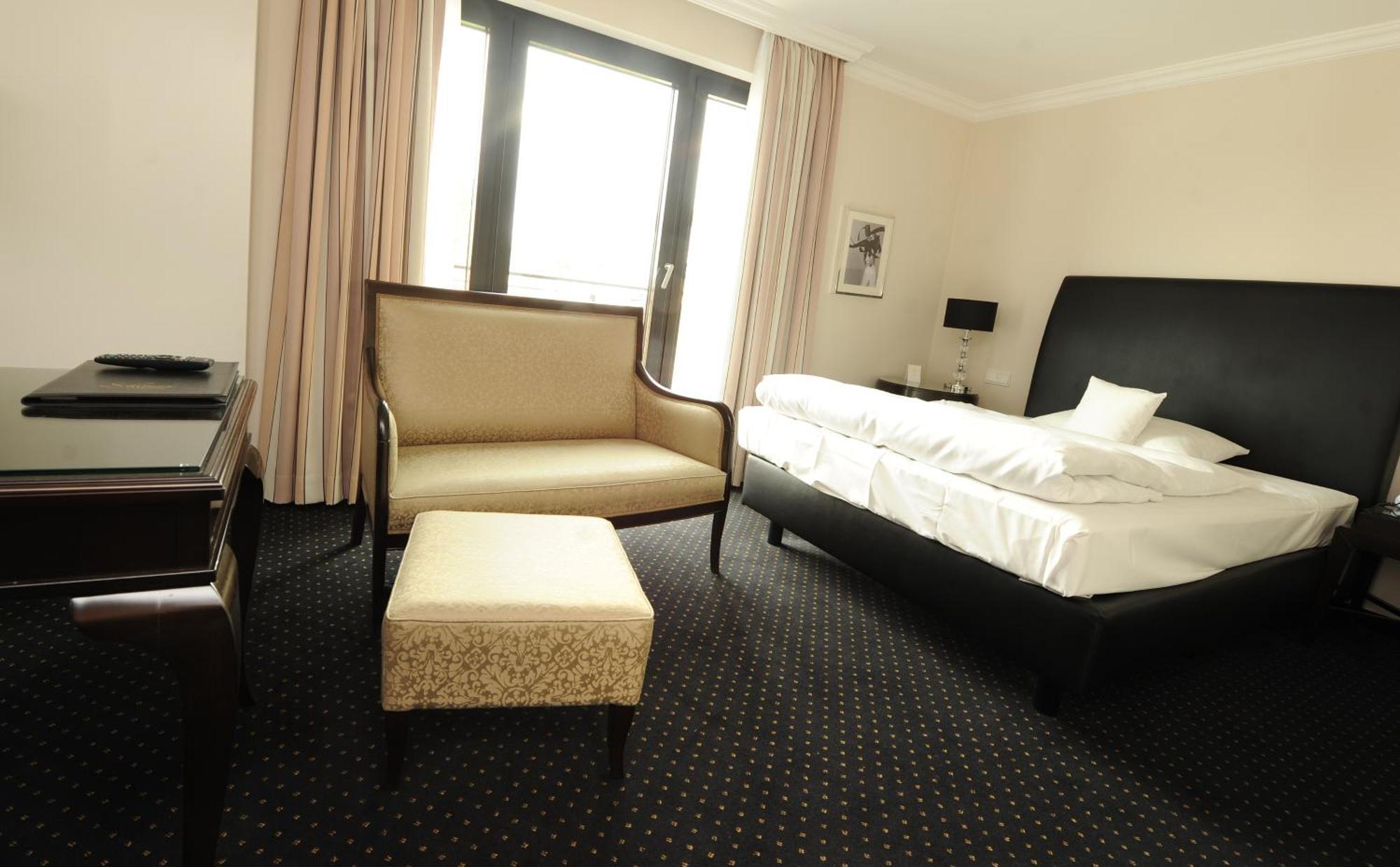 פיין Hotel & Restaurant Schoenau מראה חיצוני תמונה