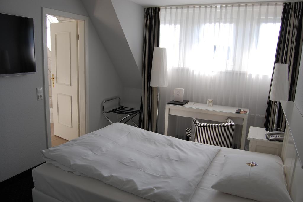פיין Hotel & Restaurant Schoenau מראה חיצוני תמונה